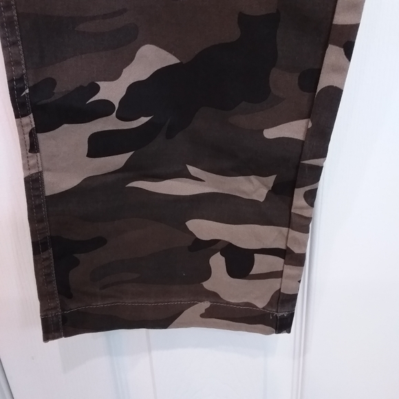 Women's Ochenta Camo Pants Size 10 New With Tags - Picture 8 of 16